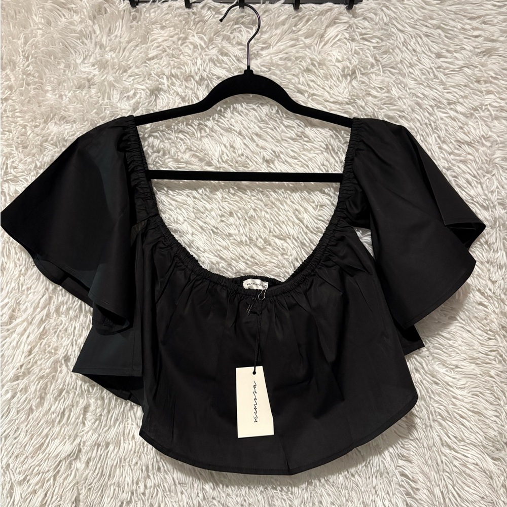 Black Ruffled Crop Top with Ruched‎ Sleeves